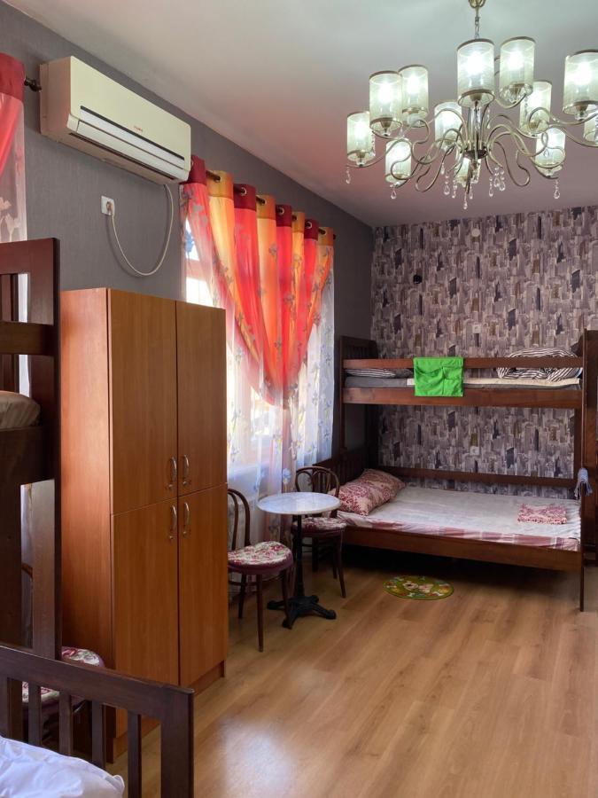 Centre Hostel Мукачево Экстерьер фото