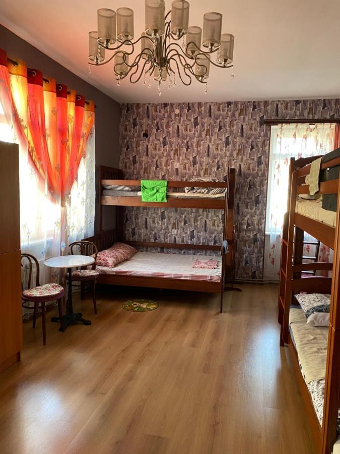 Centre Hostel Мукачево Экстерьер фото