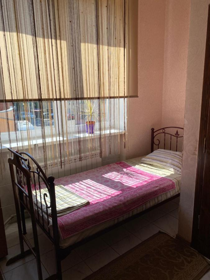 Centre Hostel Мукачево Экстерьер фото