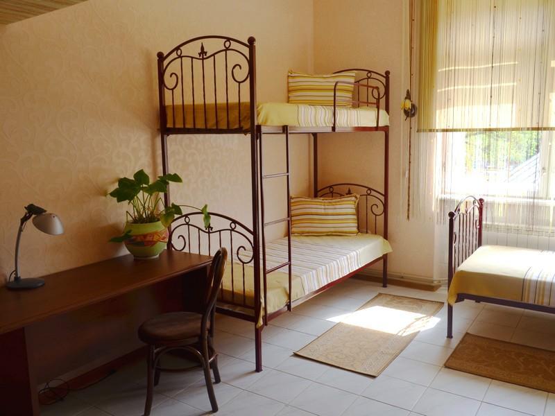 Centre Hostel Мукачево Экстерьер фото
